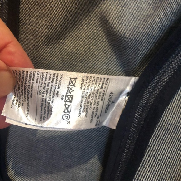 Classic-Fit Blazer Banana Republic EUC Size 4 - Picture 8 of 8